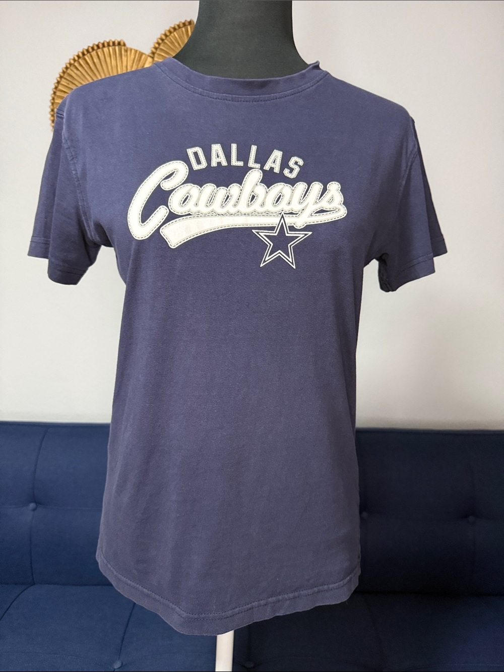 Dallas Cowboys Authentic fan merch Navy 100% Cotton V-Neck Graphic T-Shirt Small